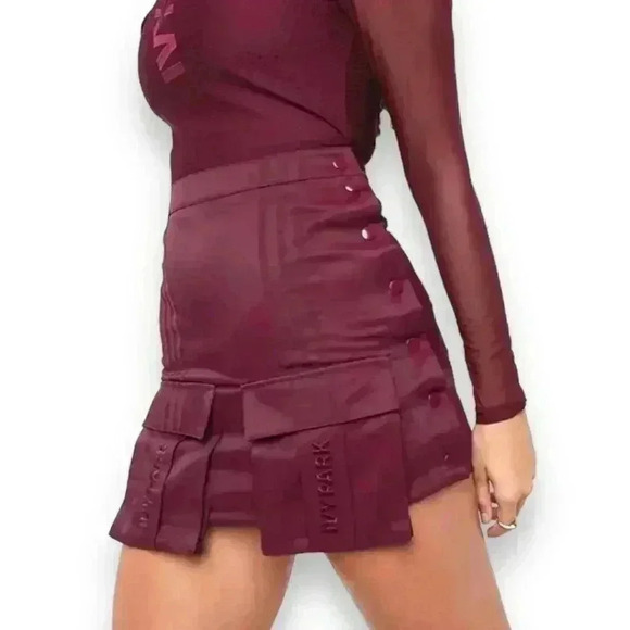 NWT Adidas x Ivy Park with Beyonce Maroon Cargo Snap Closure Skirt - Picture 2 of 10